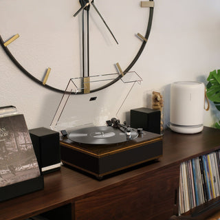 How Bluetooth Turntables with Speakers Enhance Your Listening Experience